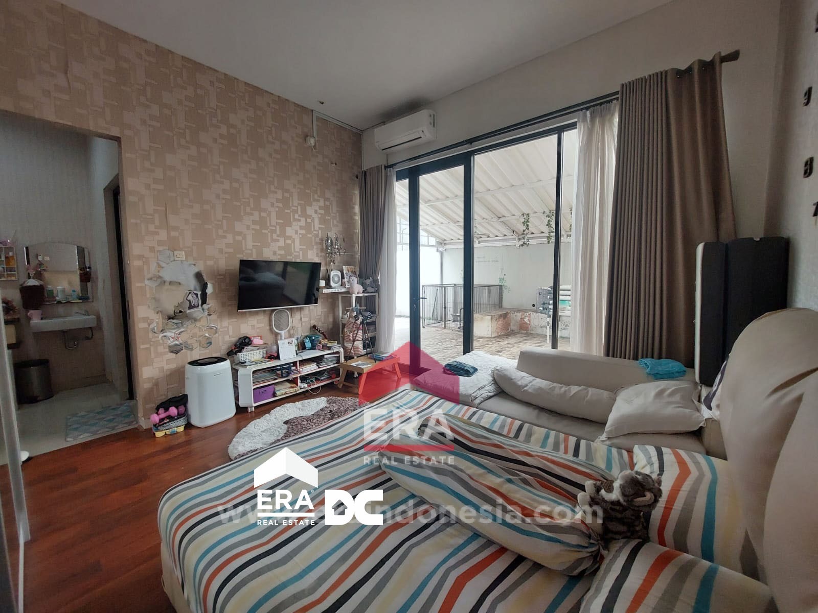 interior 15
