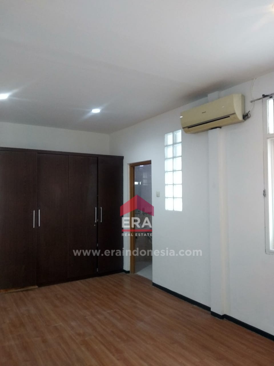 interior 12