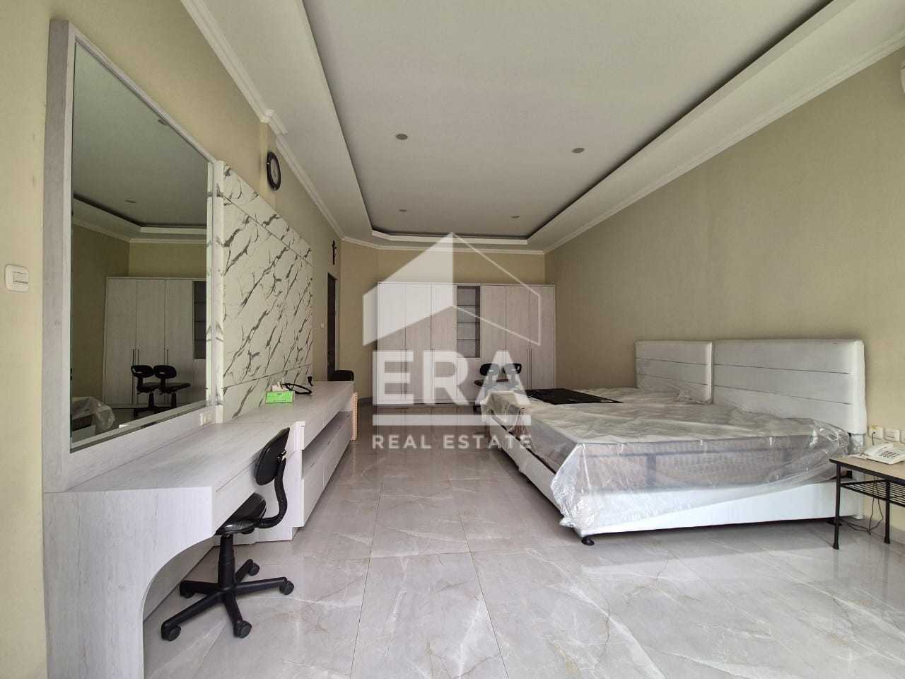 interior 6