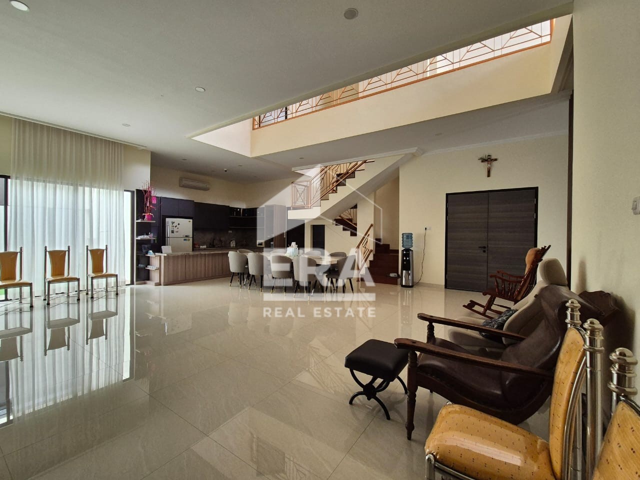 interior 8
