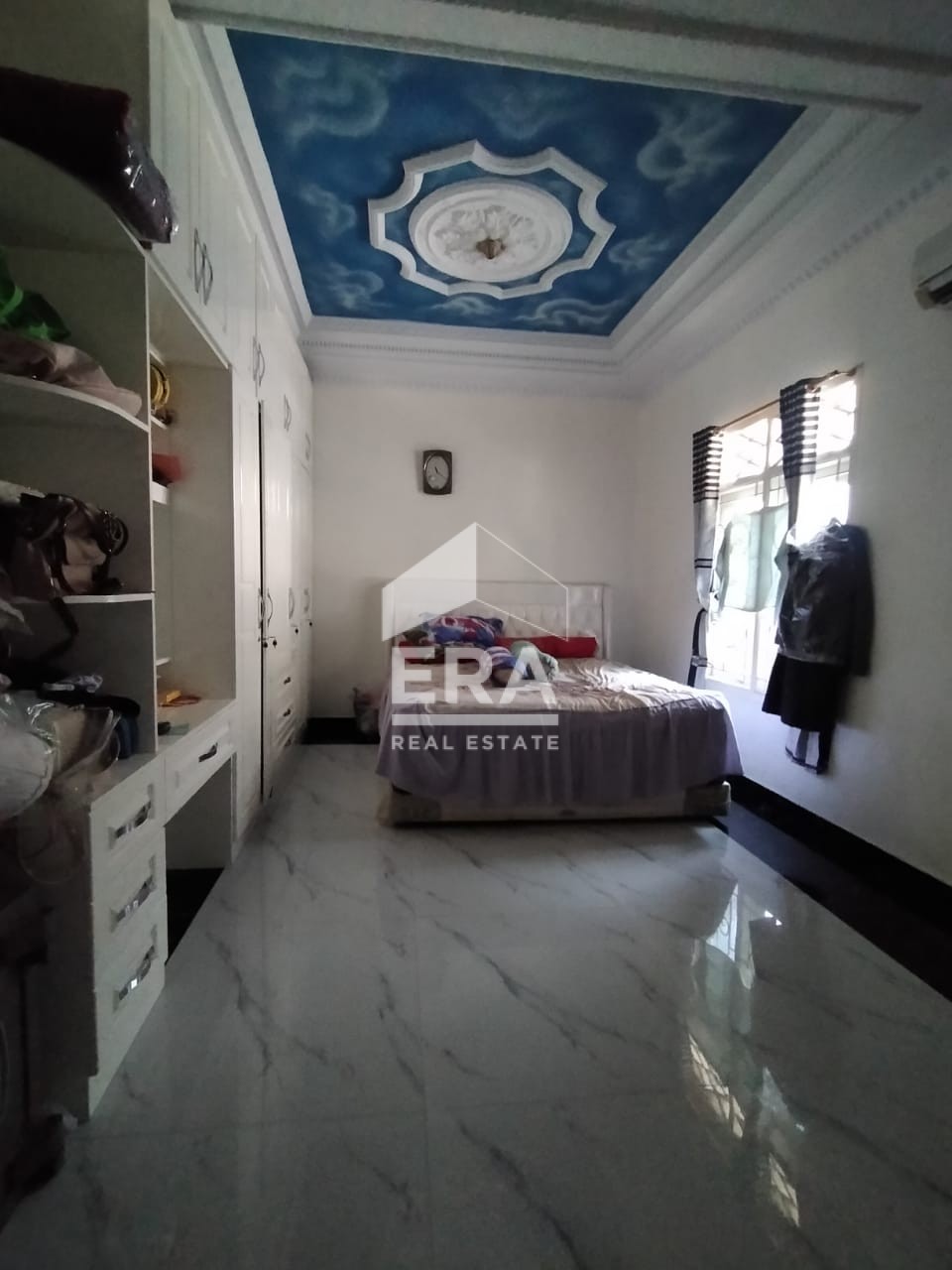interior 6