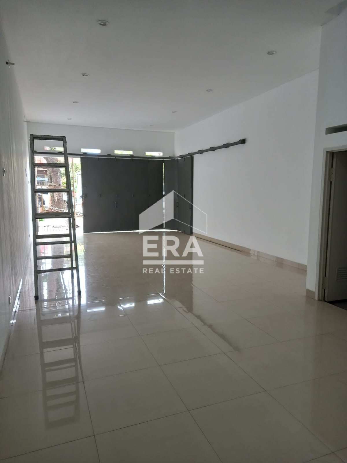 interior 6