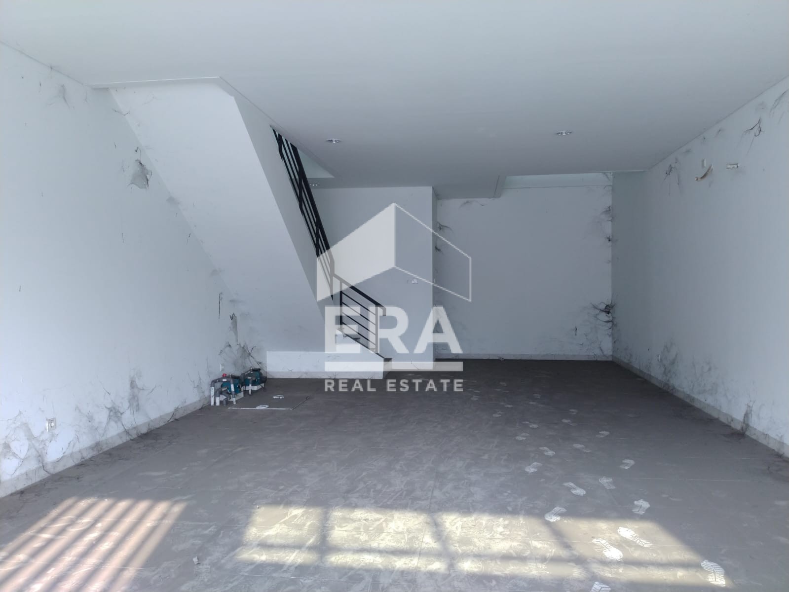 interior 6