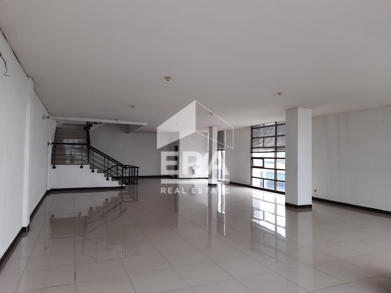 interior 8