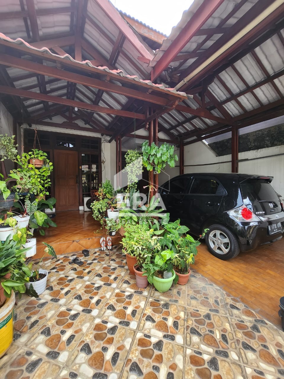 interior 11