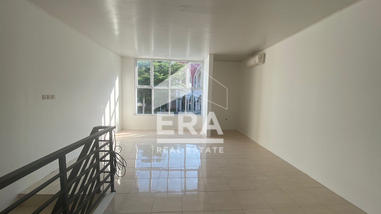 interior 8