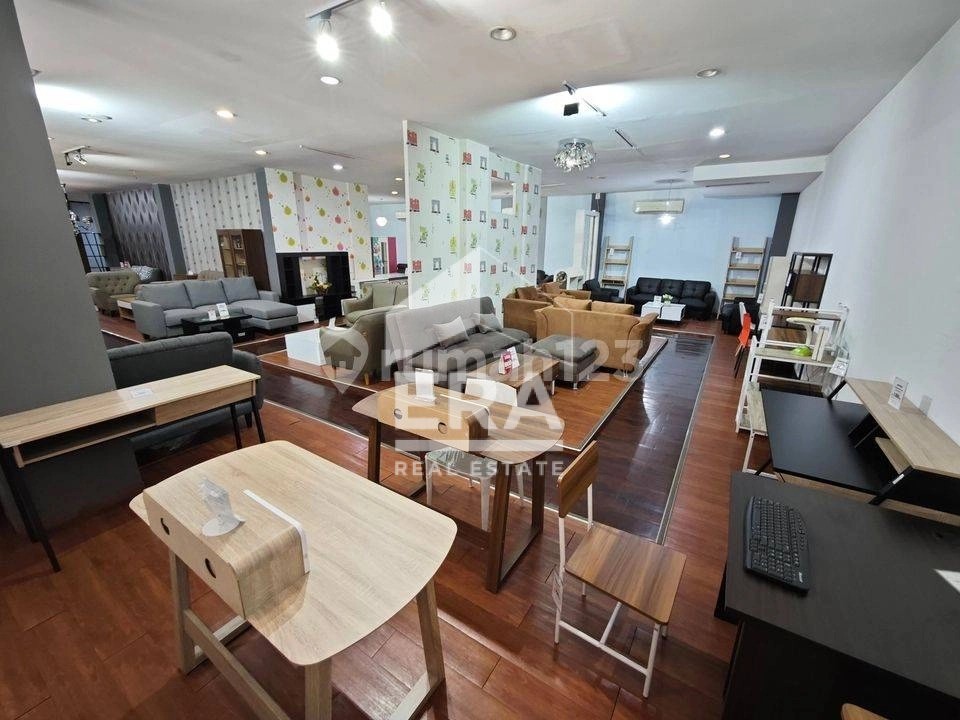 interior 16