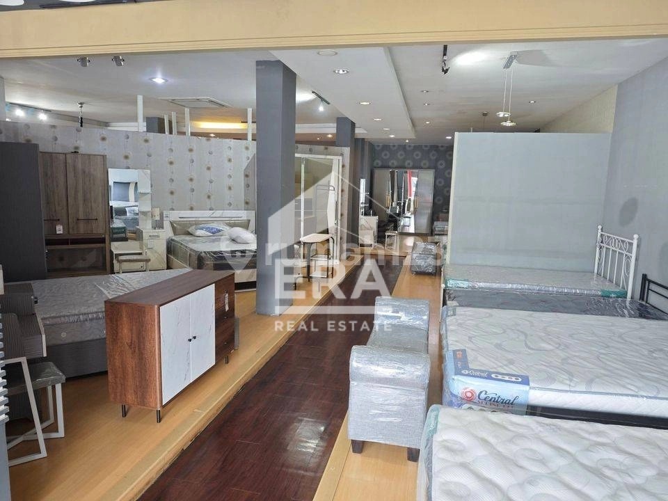 interior 8