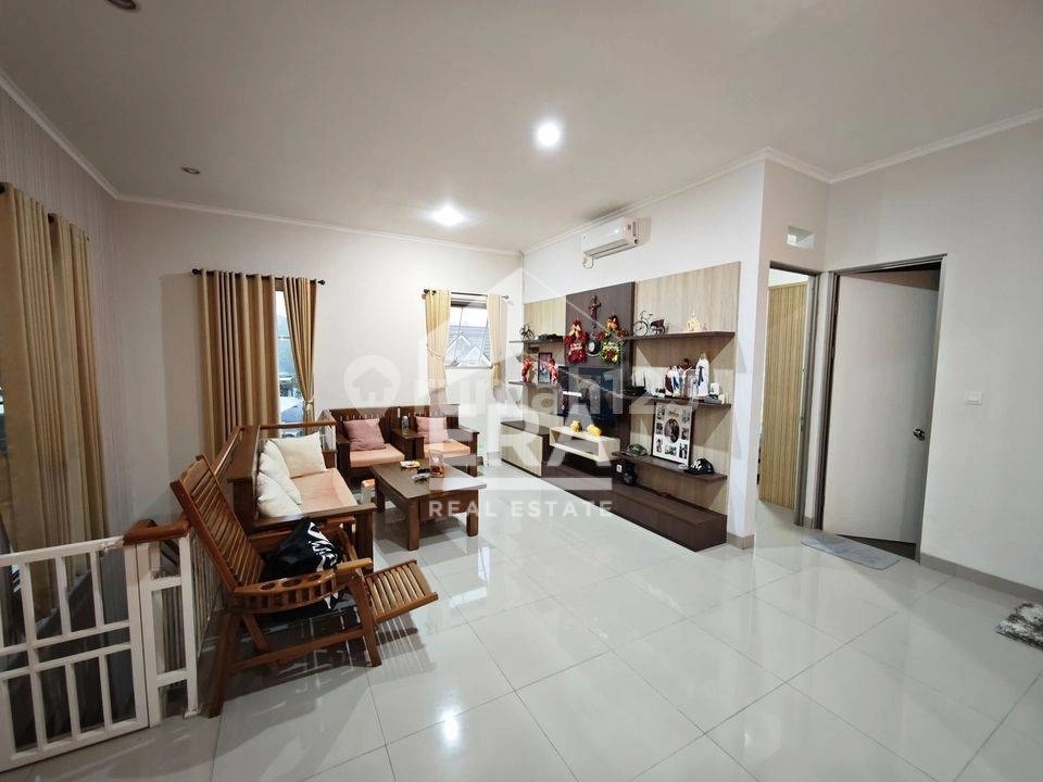 interior 11
