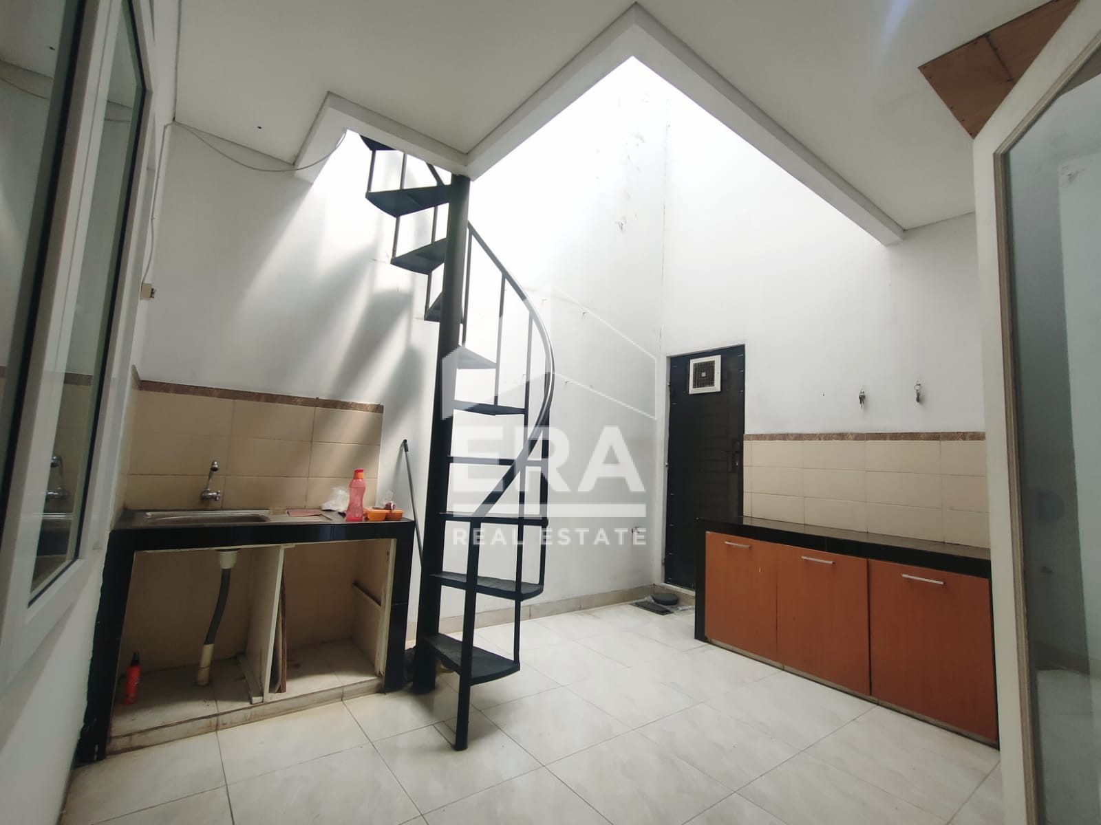 interior 6