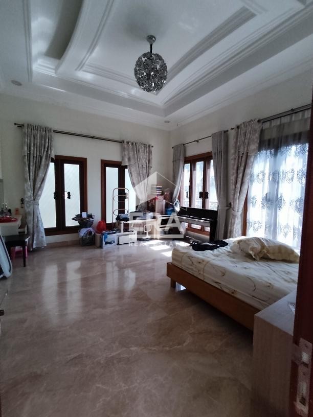 interior 6