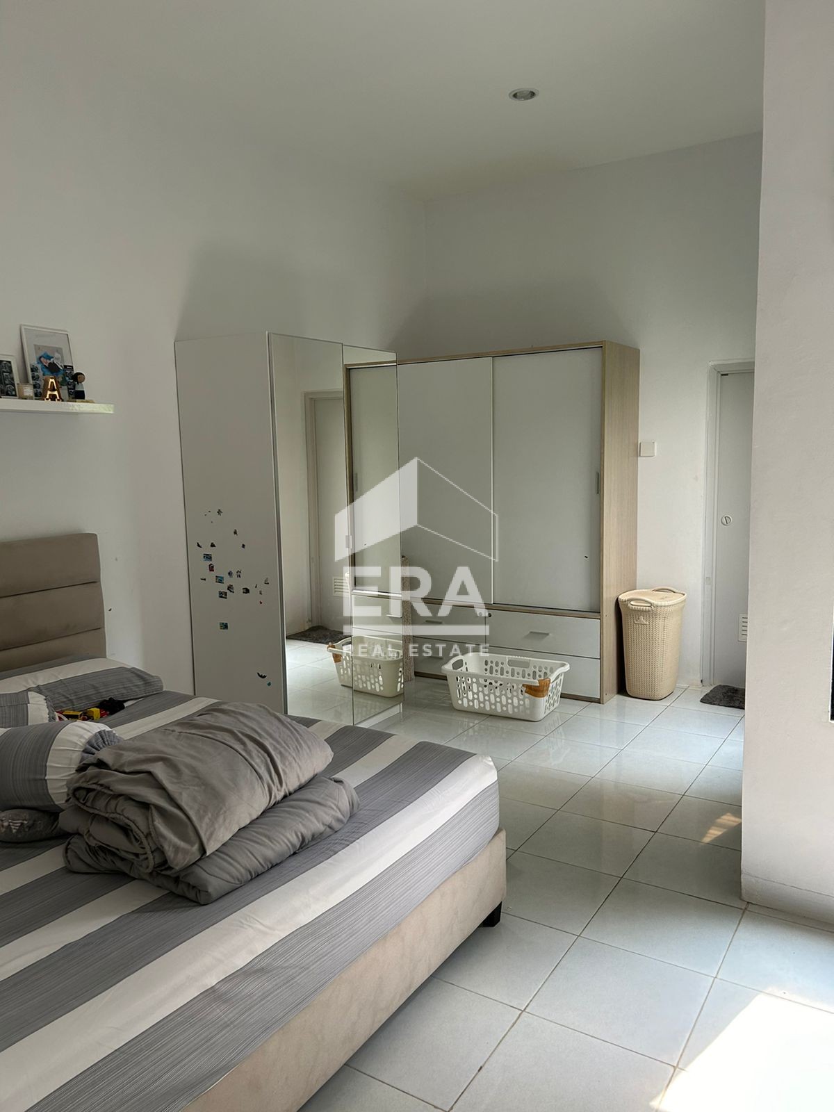 interior 8
