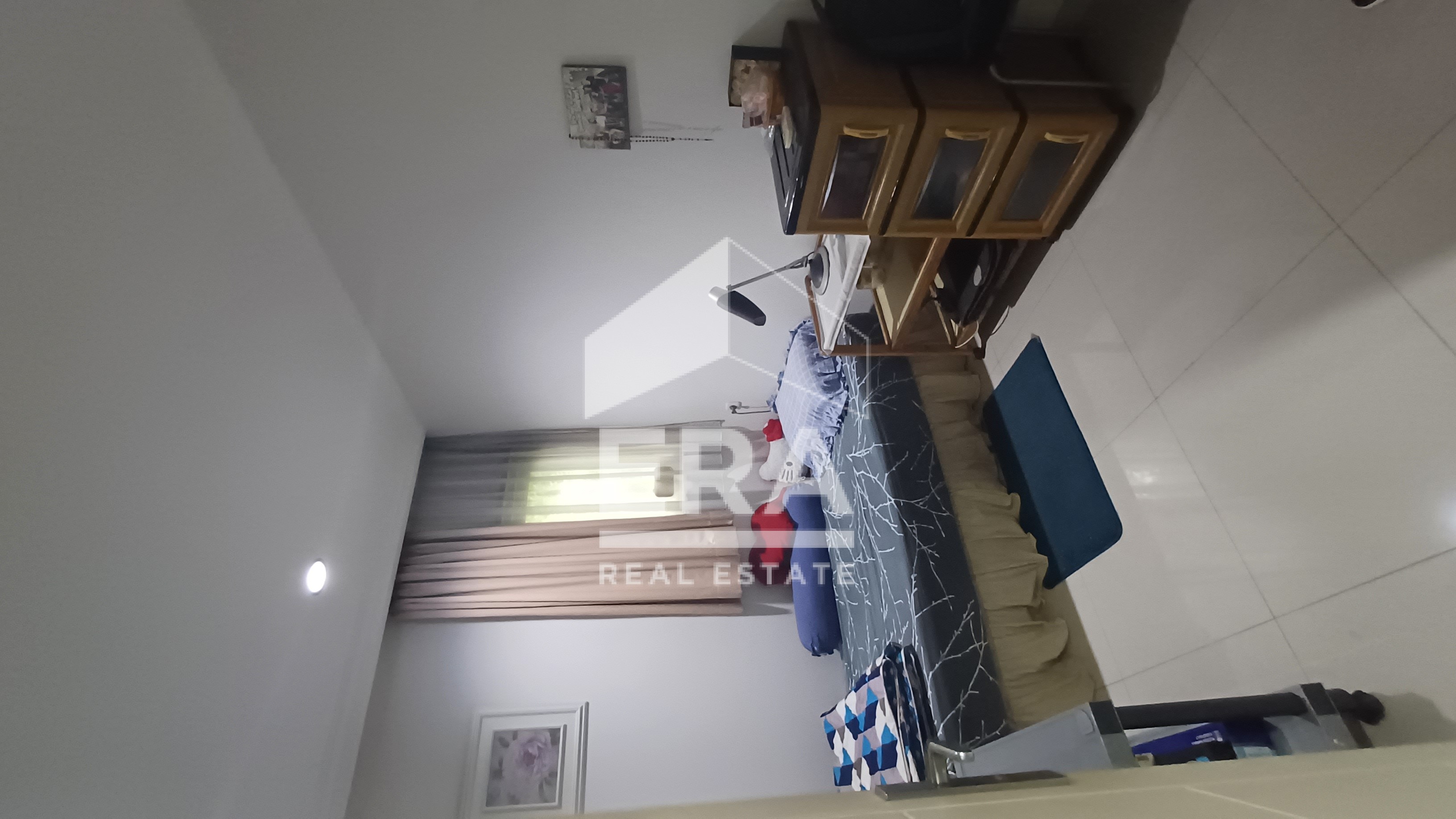 interior 8