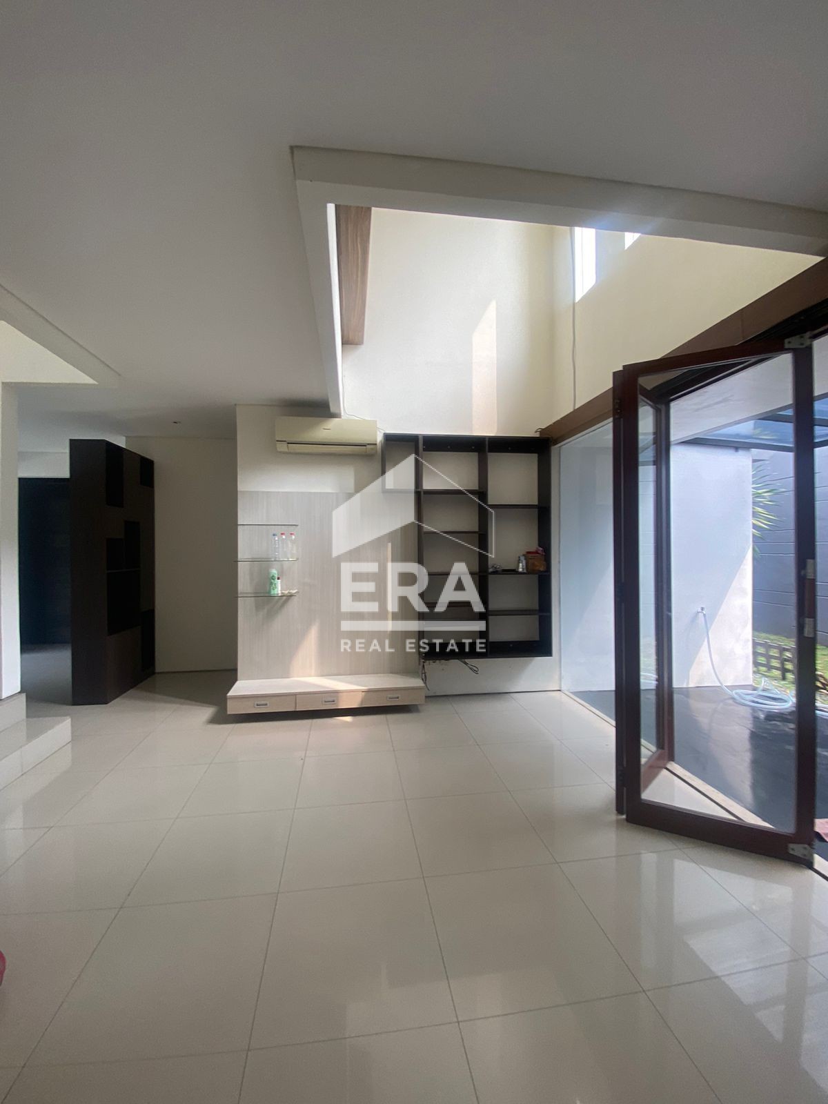 interior 9