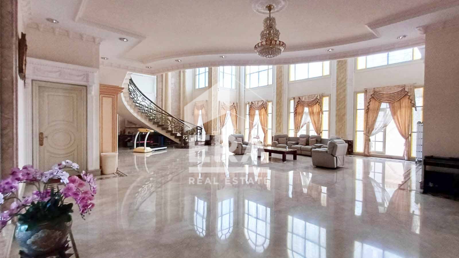 interior 8