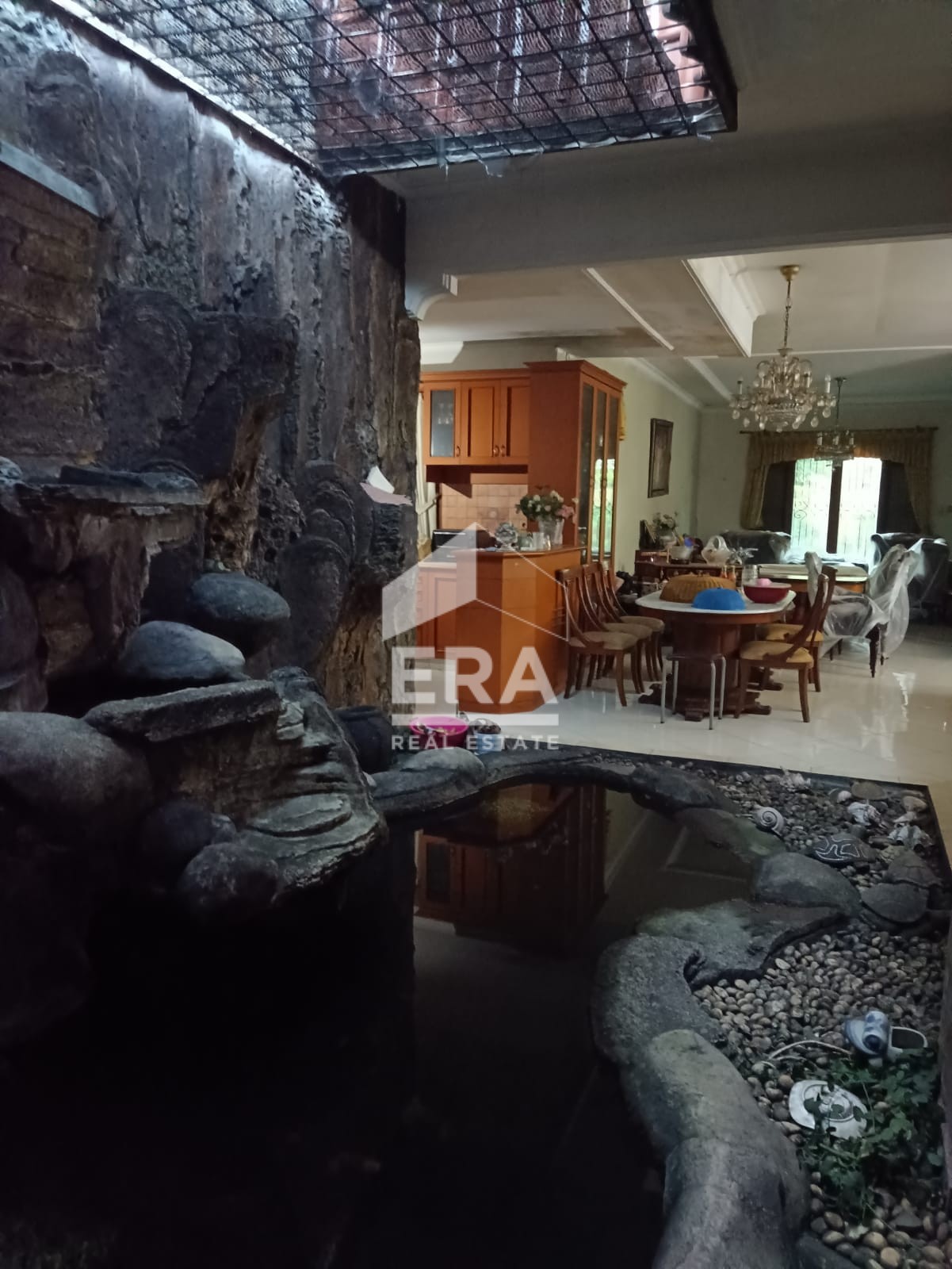 interior 8