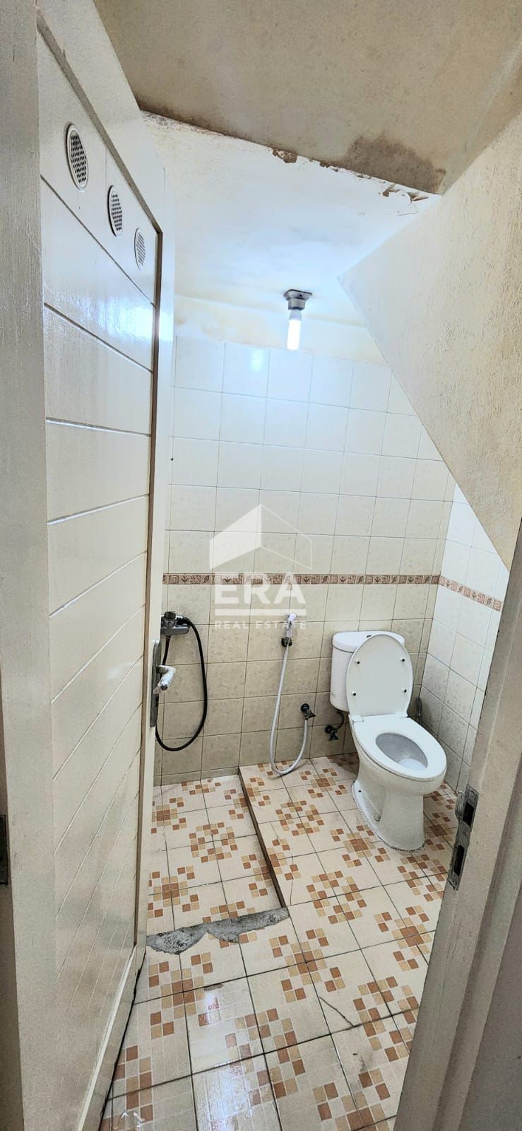 interior 8