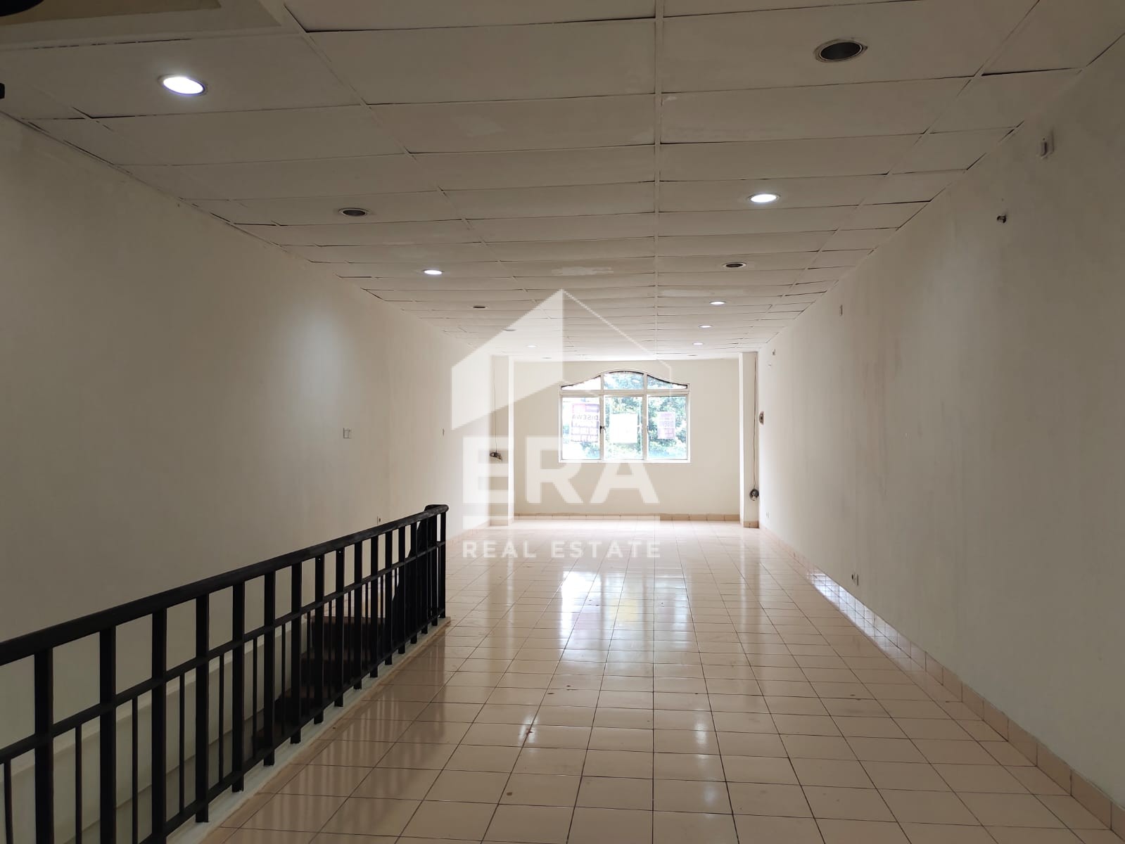interior 8