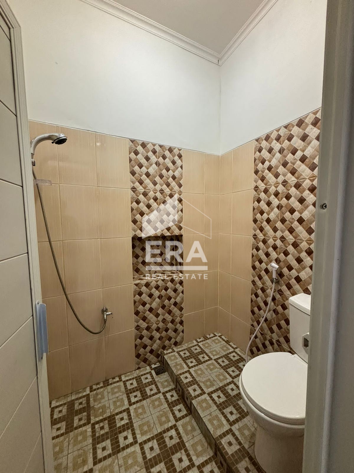 interior 8
