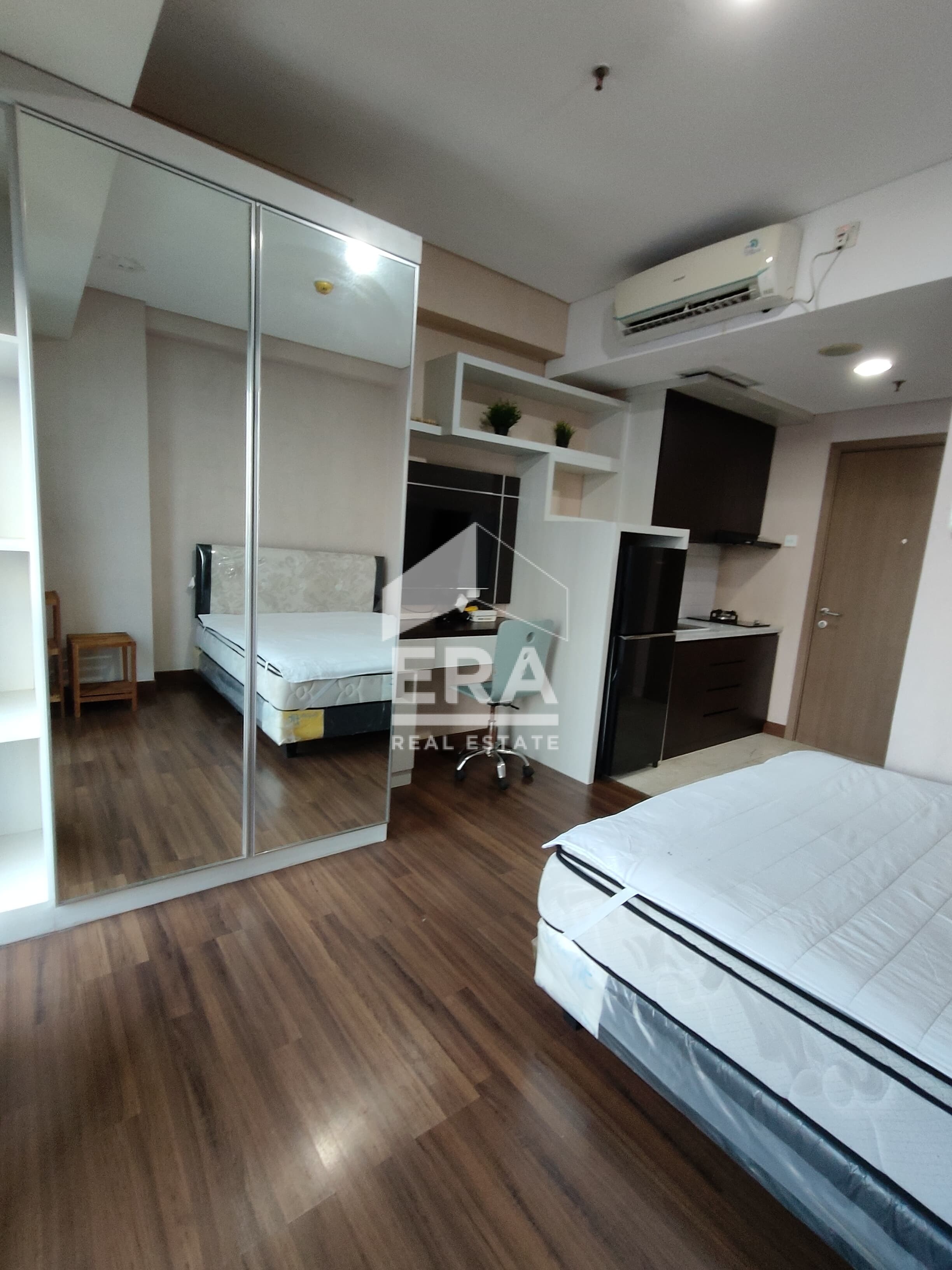 interior 10