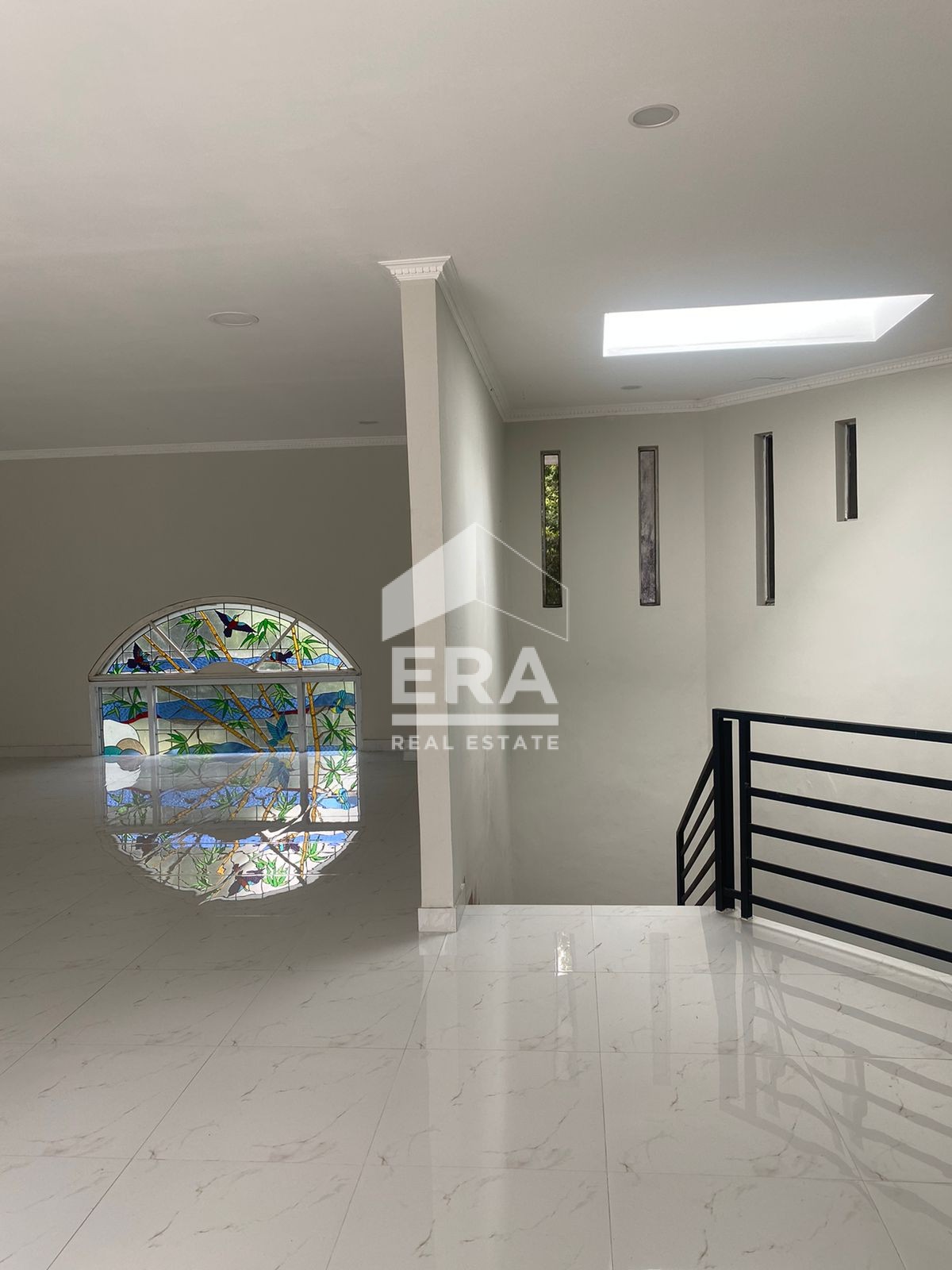 interior 8