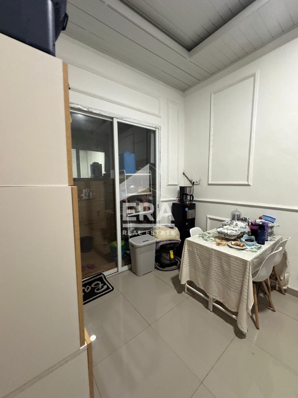 interior 8