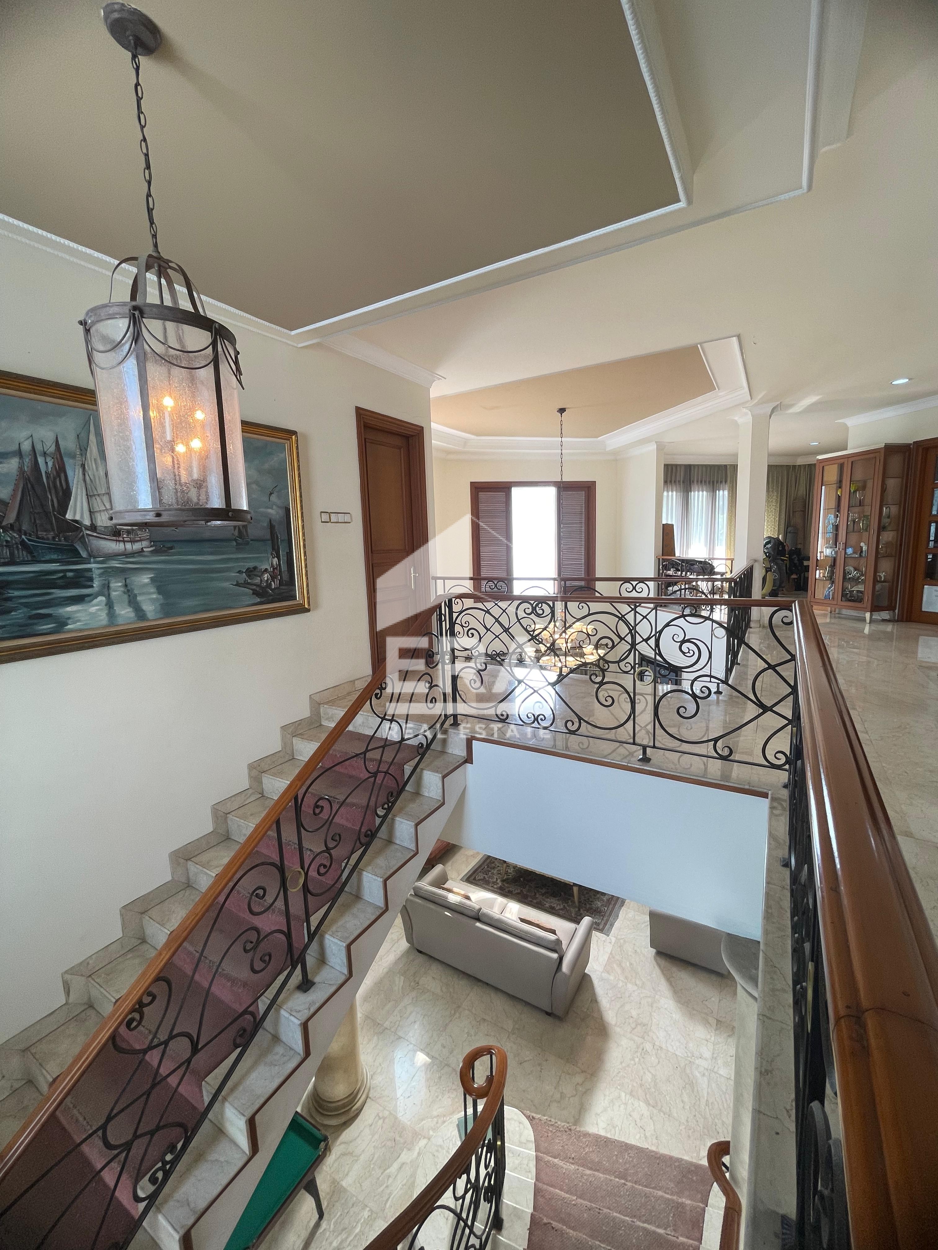 interior 13