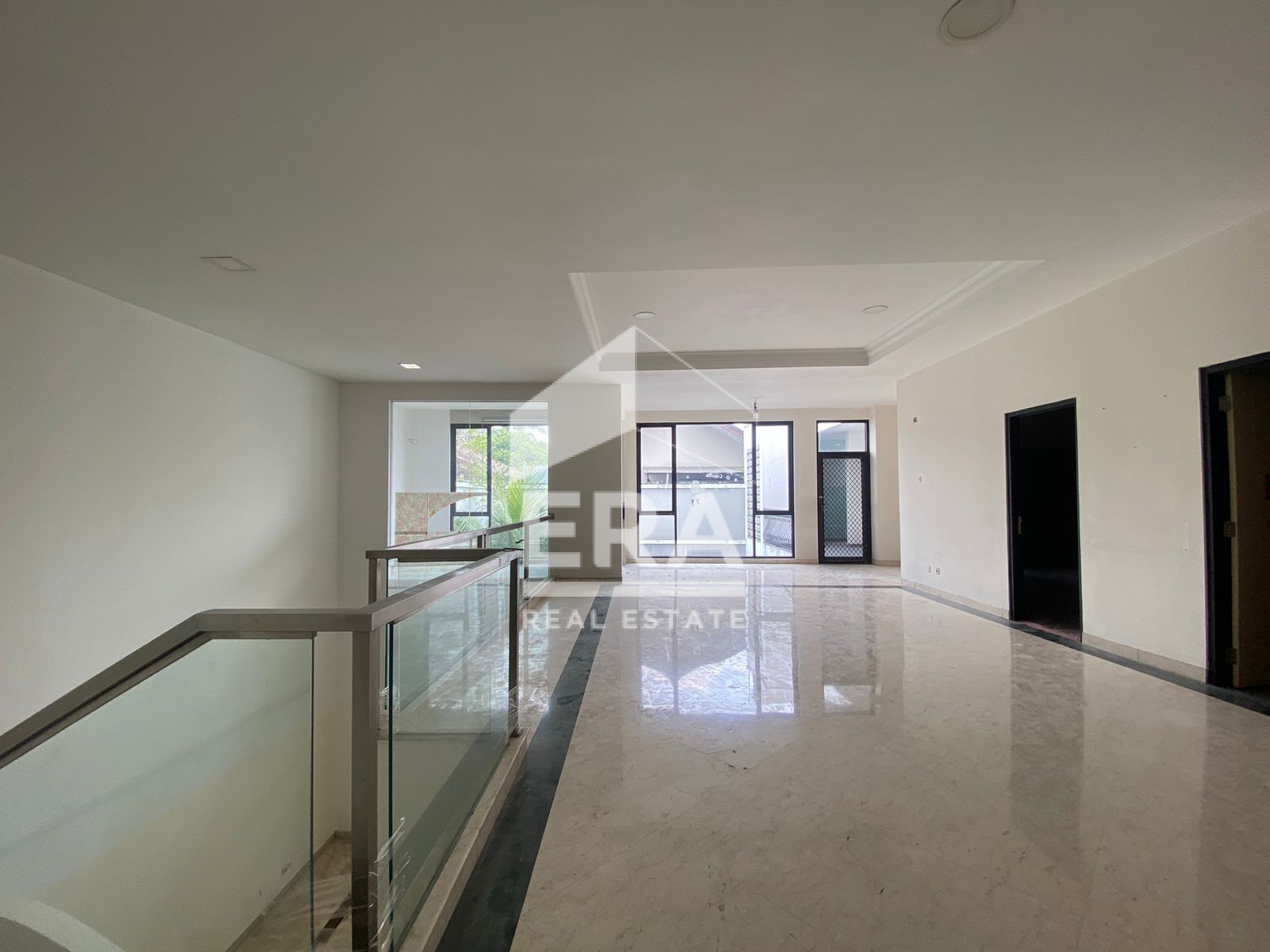 interior 10