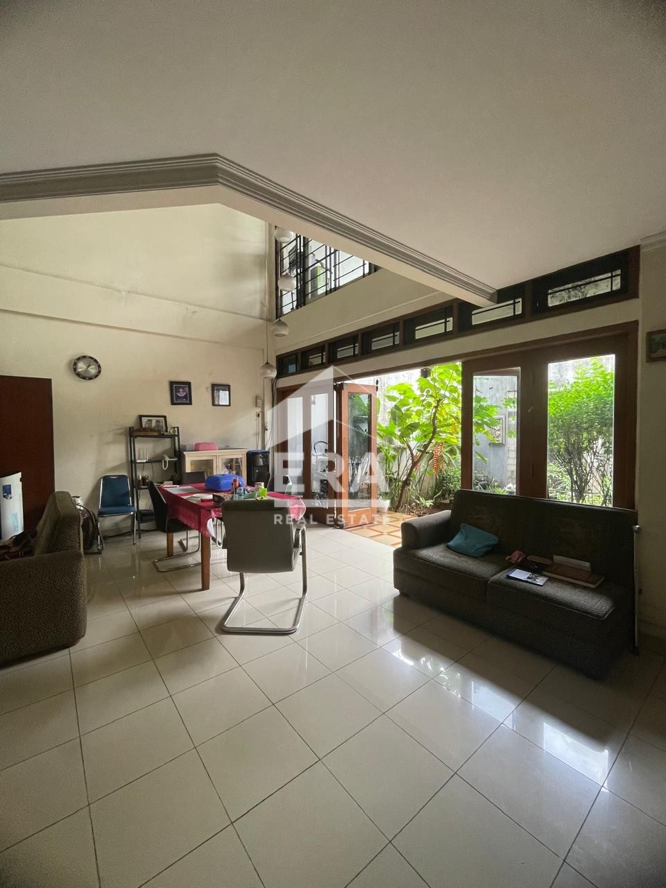interior 16