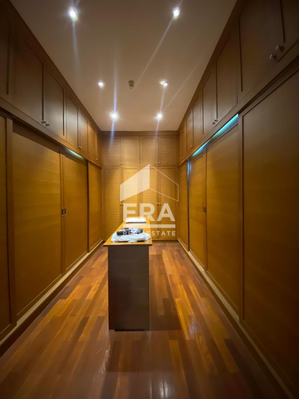 interior 12