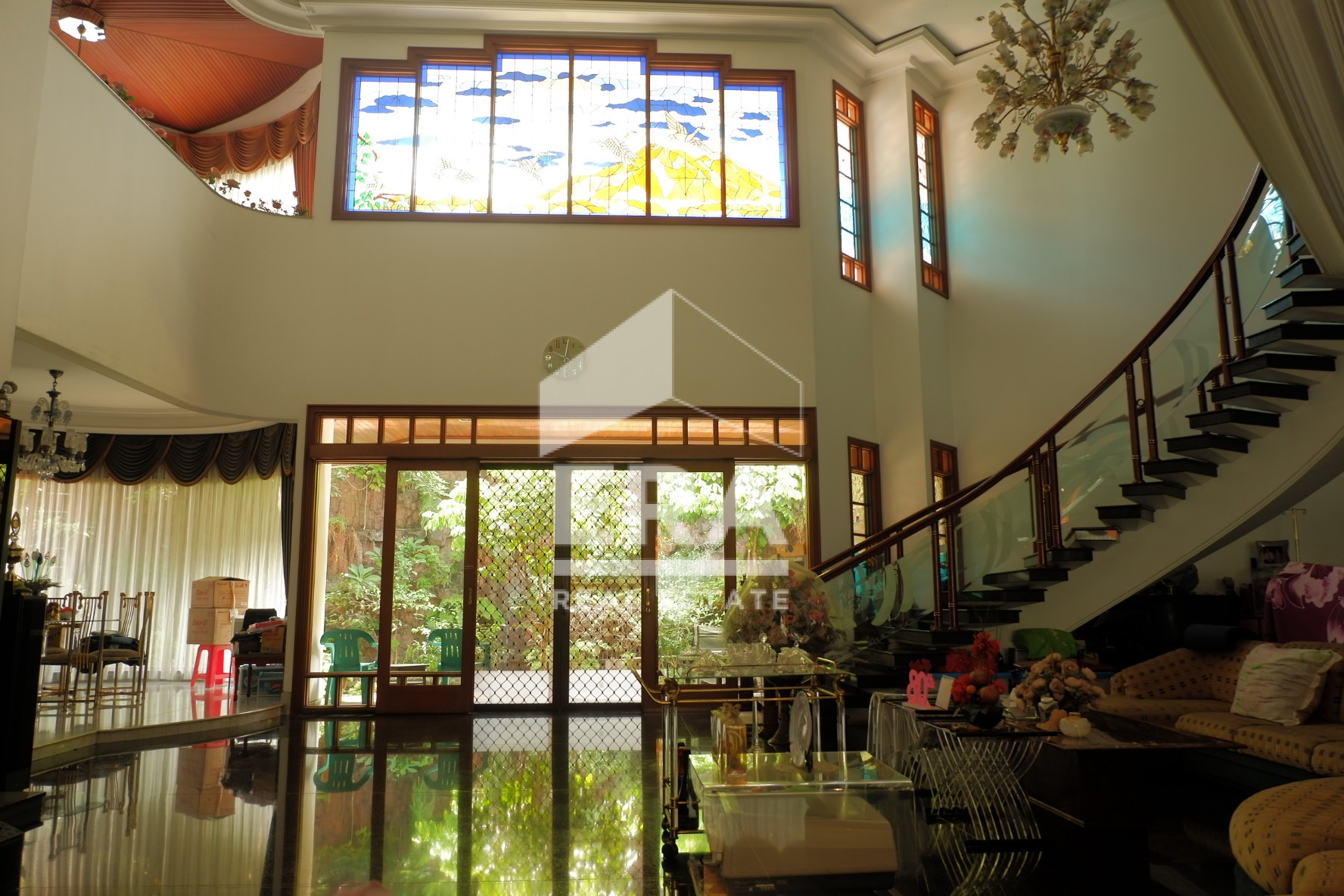 interior 11