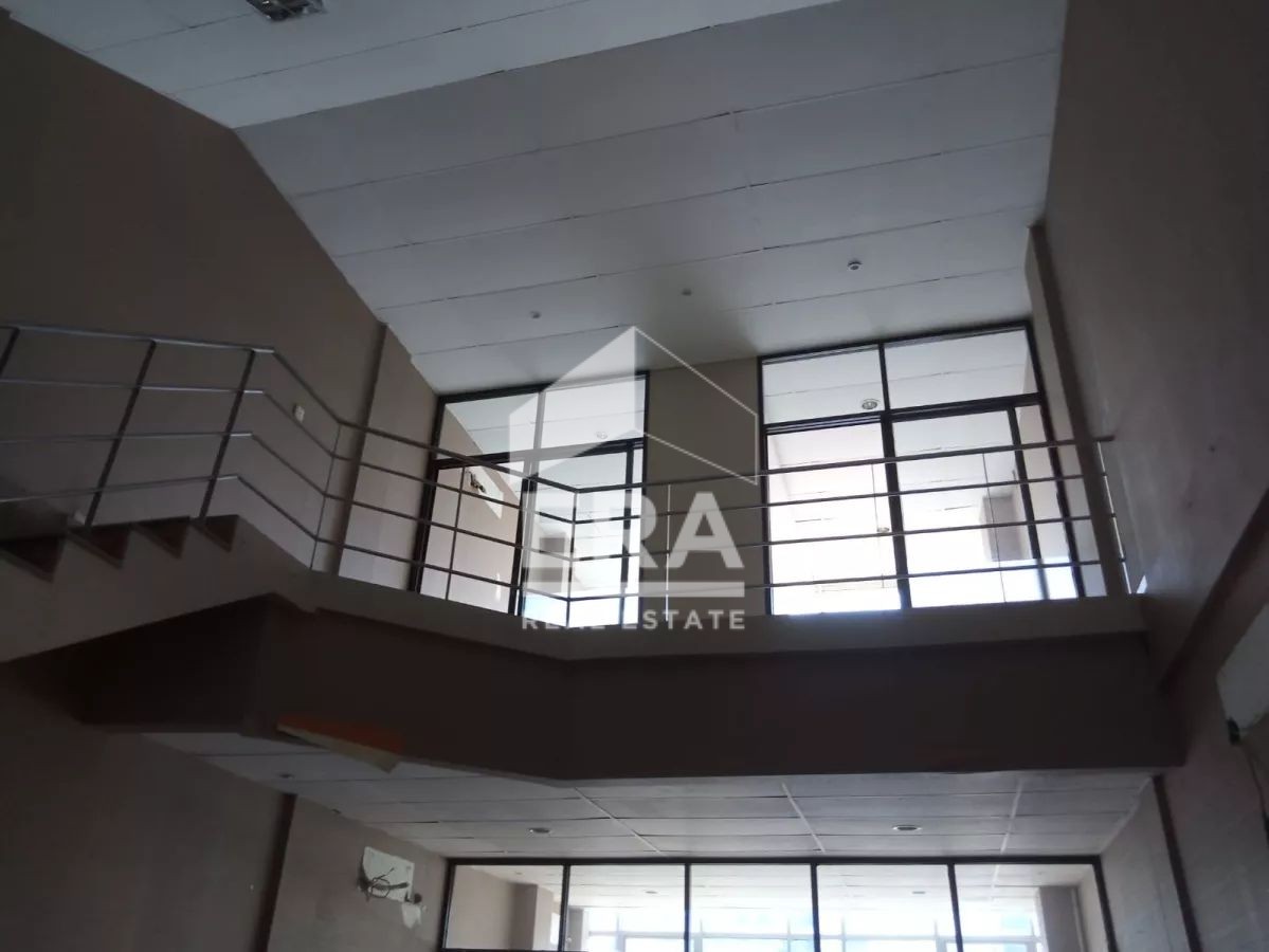 interior 8