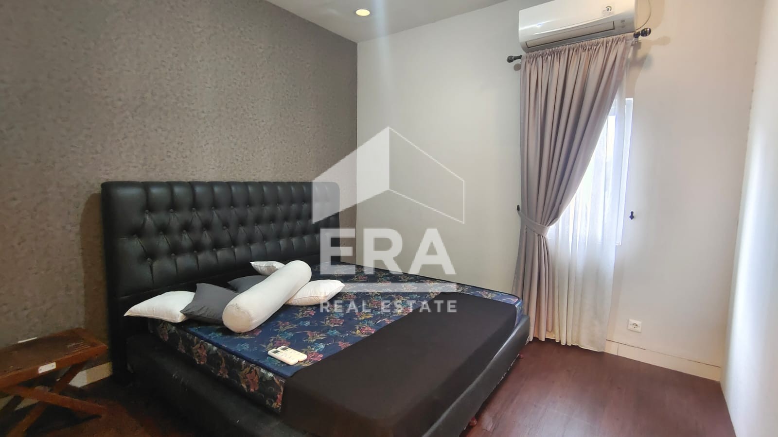 interior 6