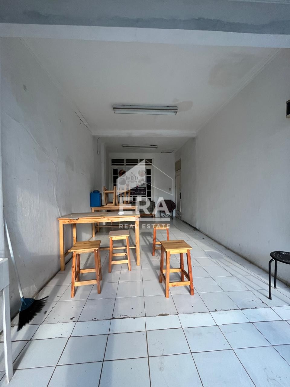 interior 8