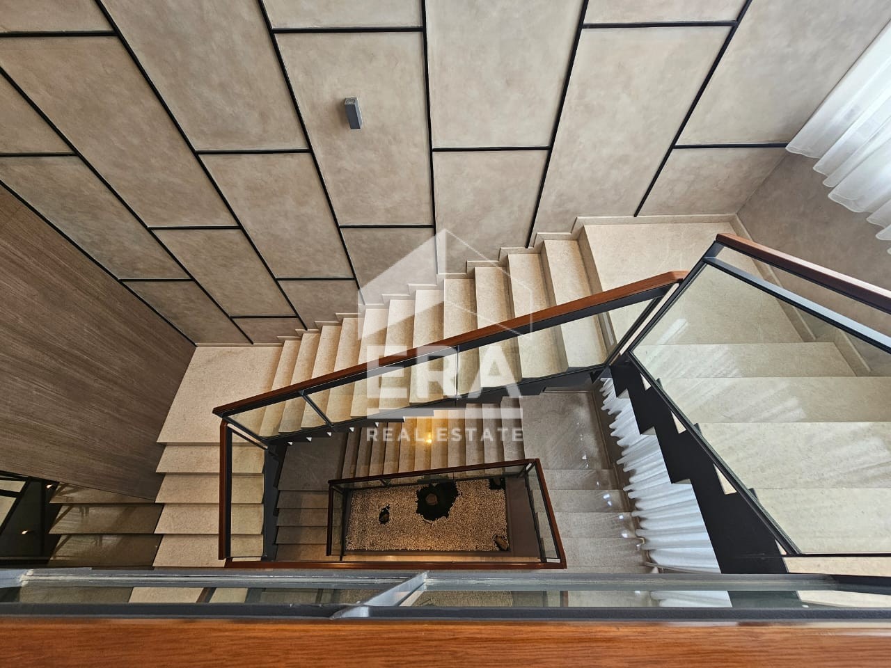 interior 6