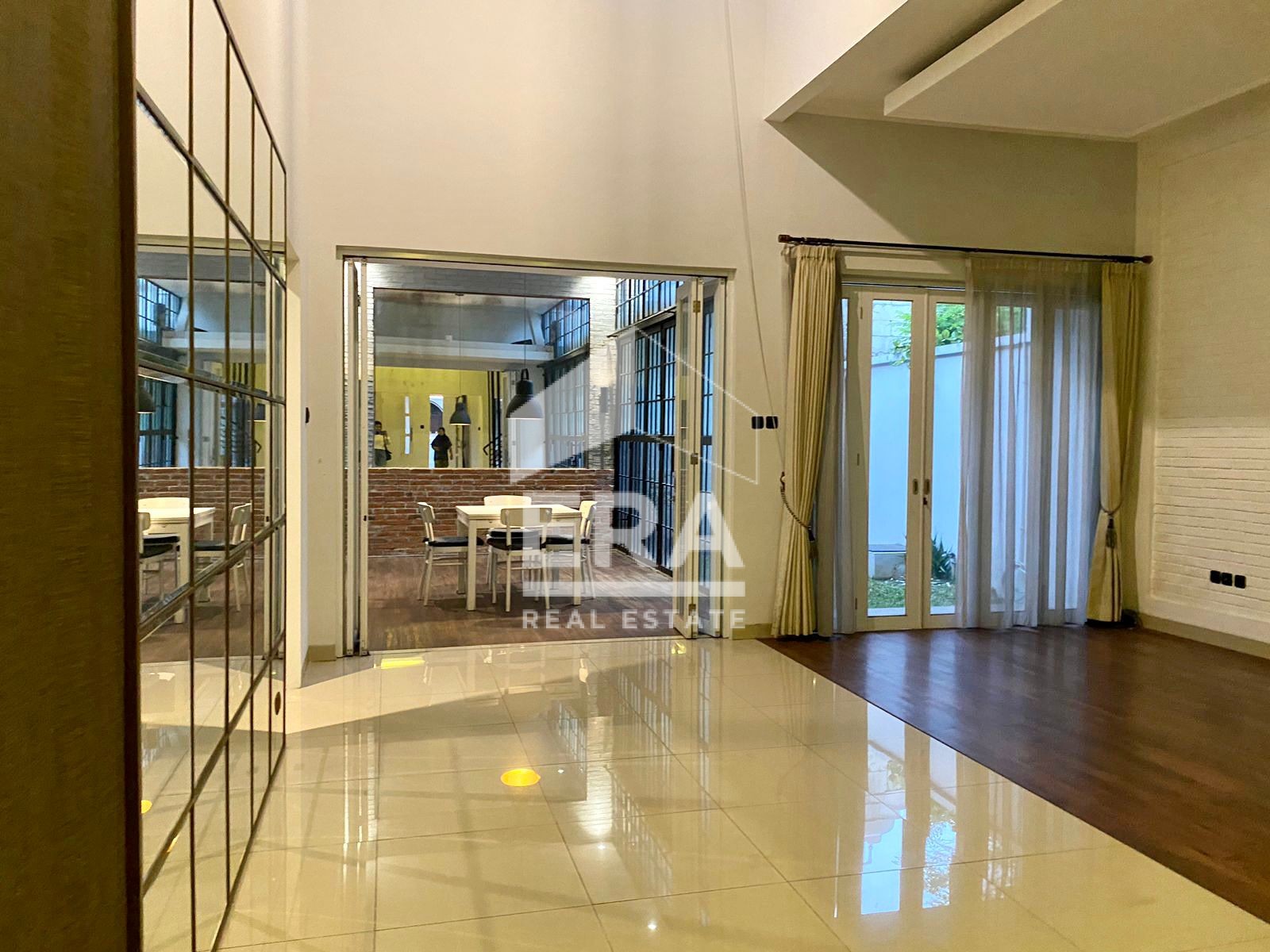 interior 4