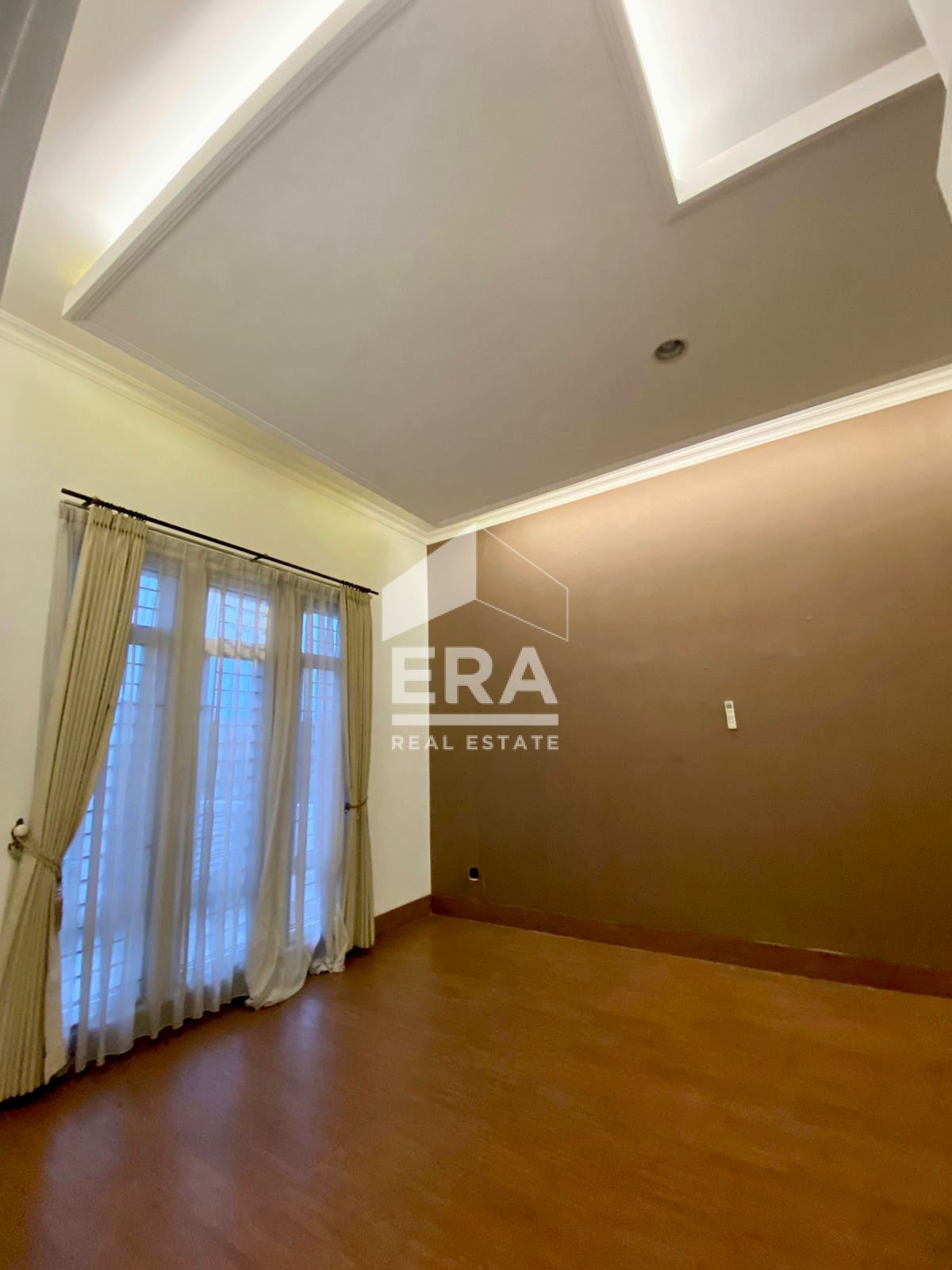 interior 8