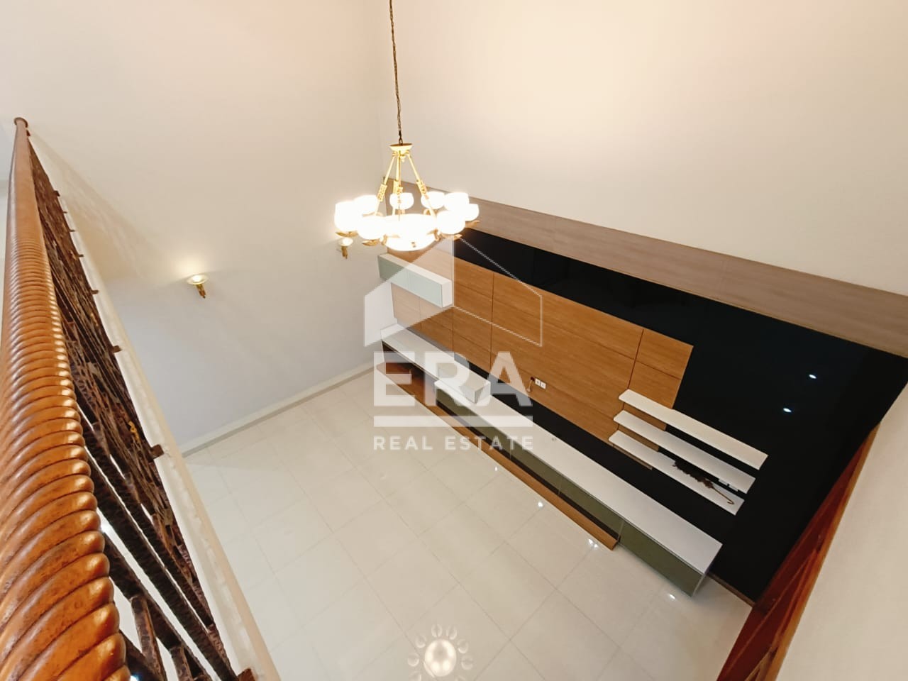 interior 8