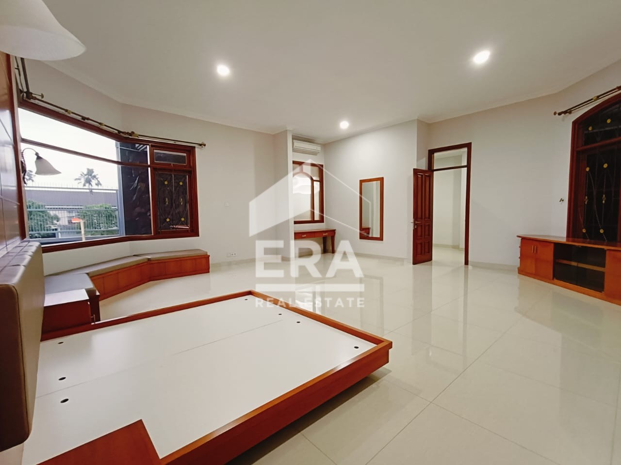 interior 9
