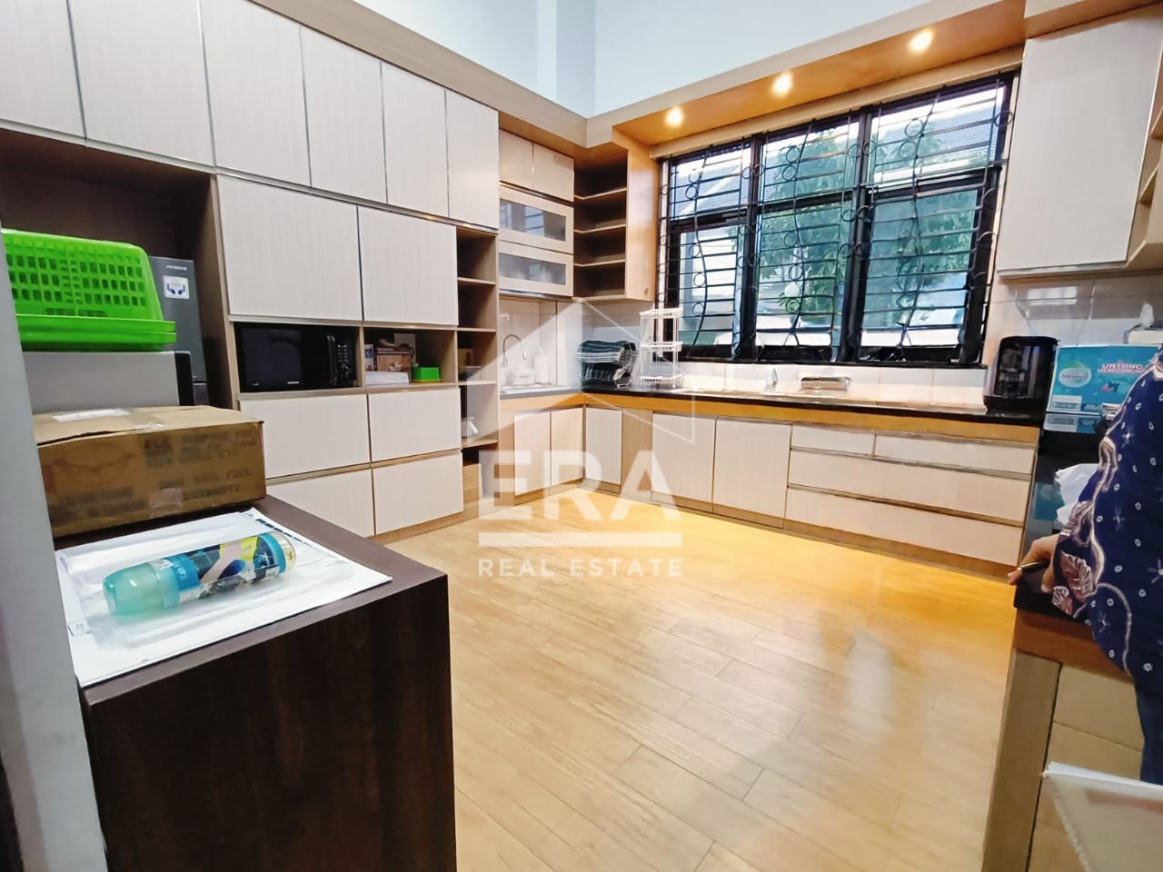 interior 10