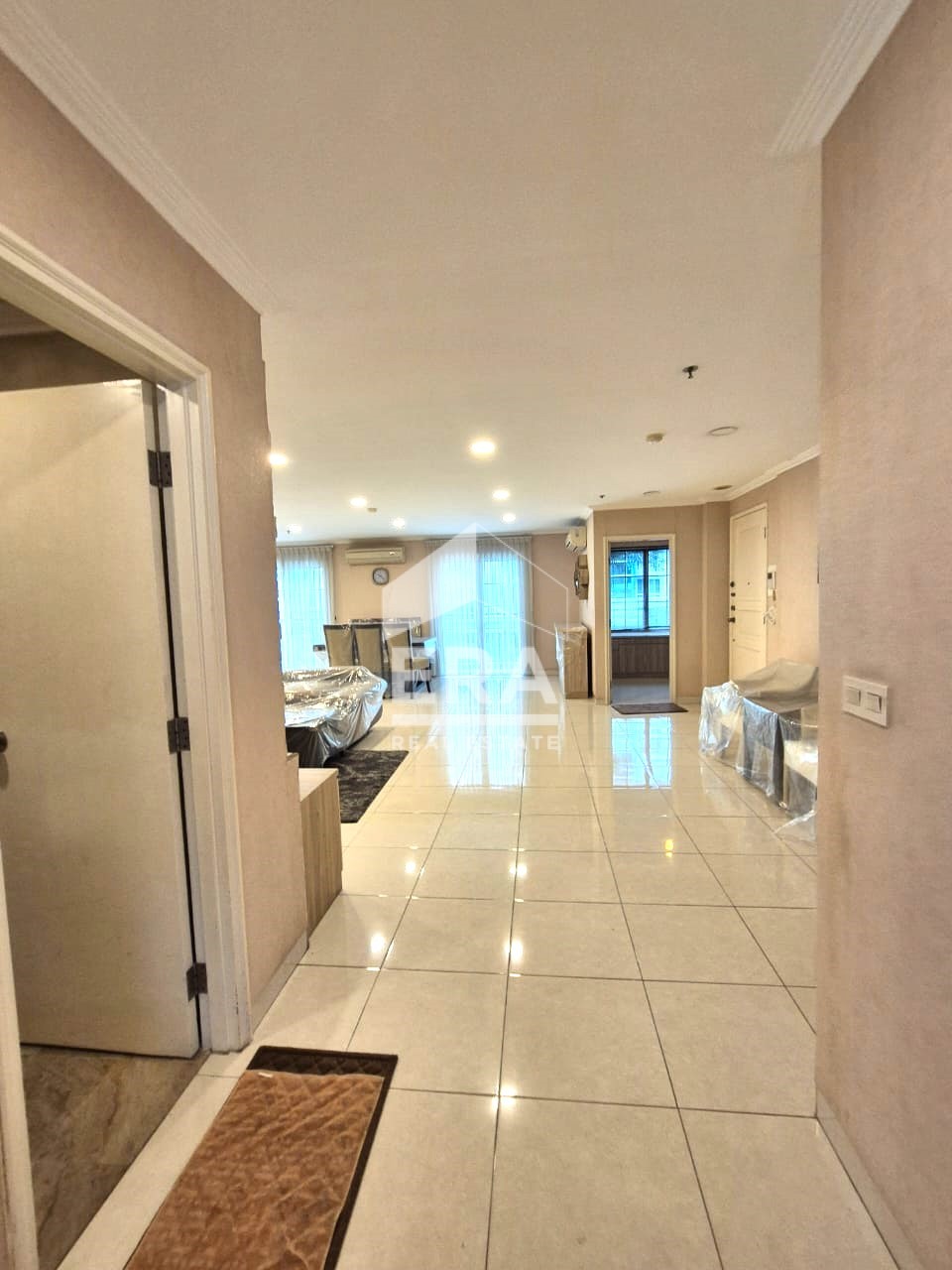 interior 12