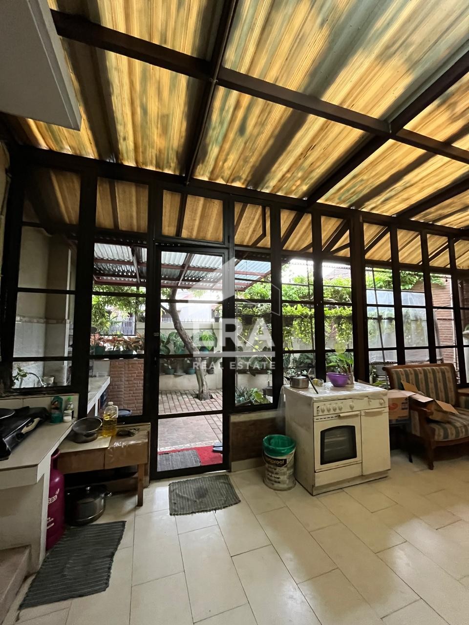 interior 8