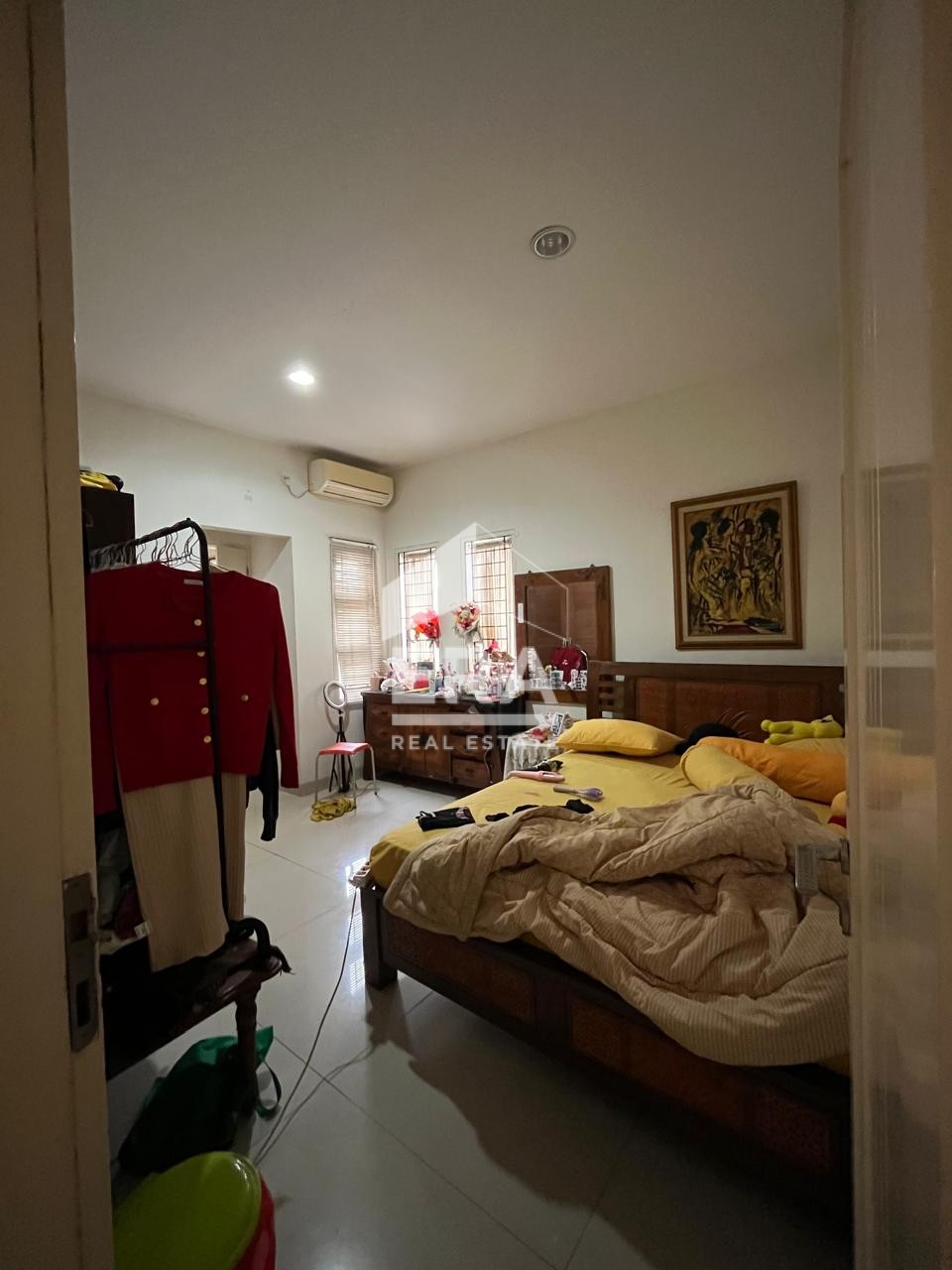 interior 11