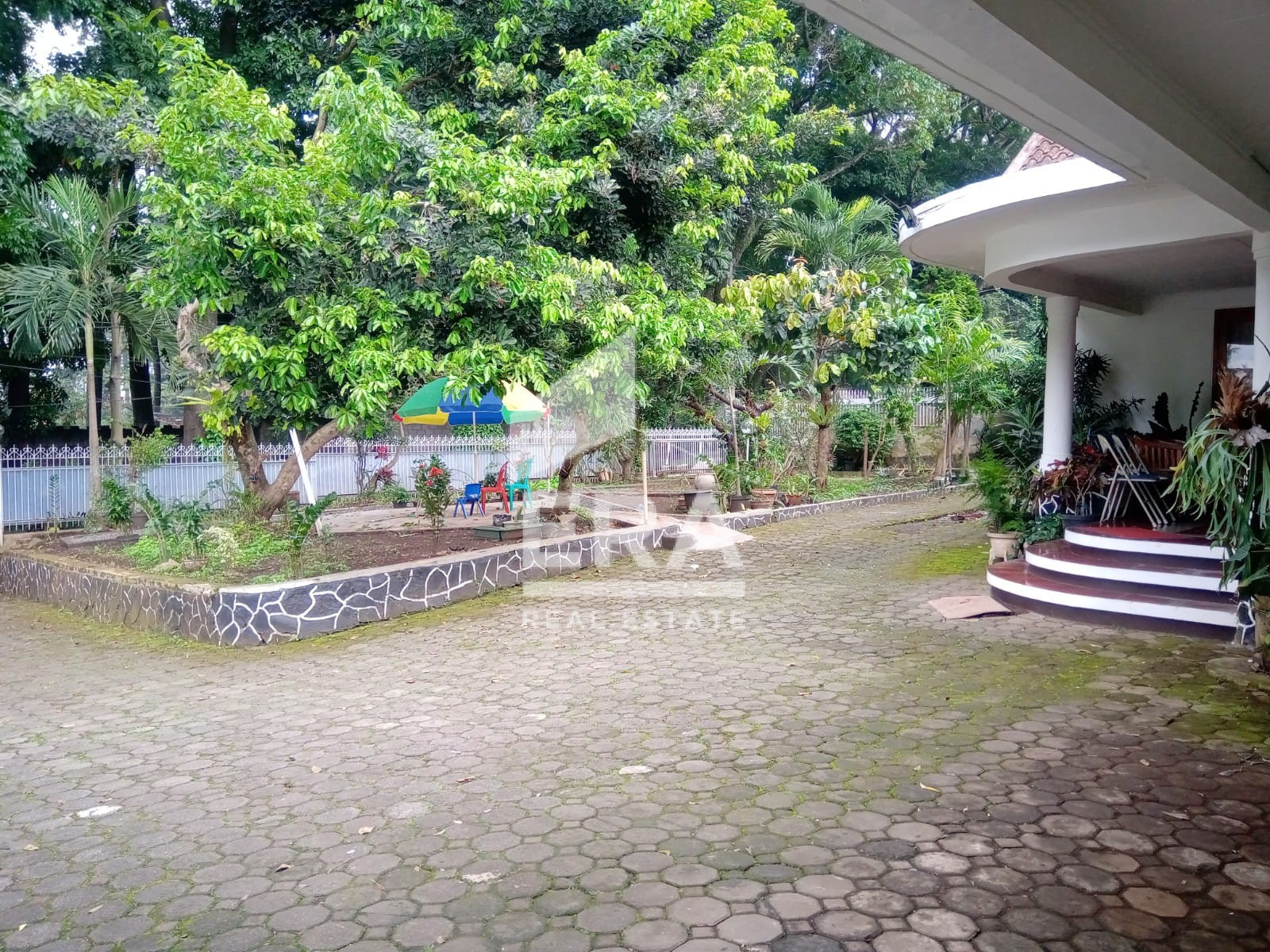 interior 15