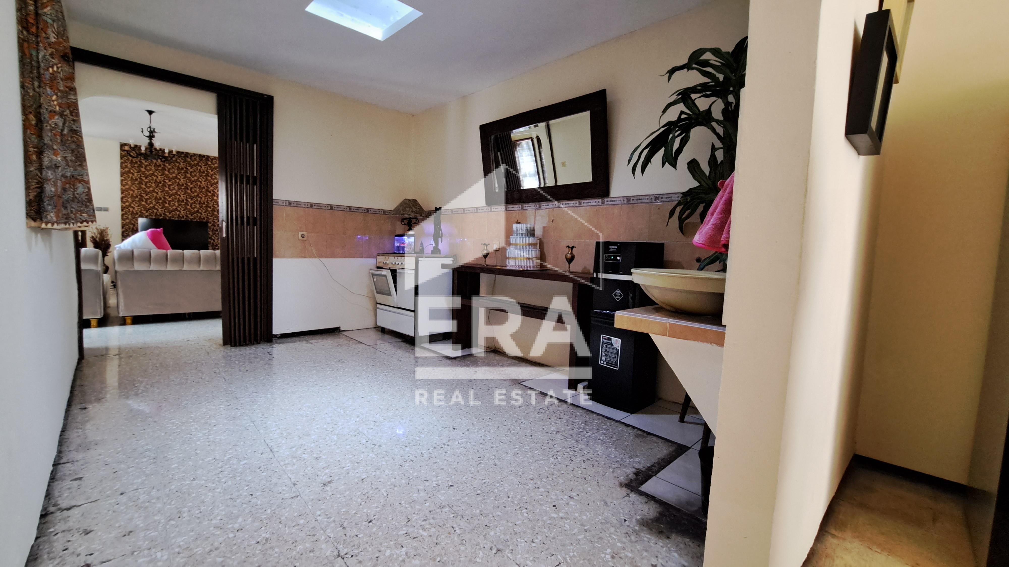 interior 6