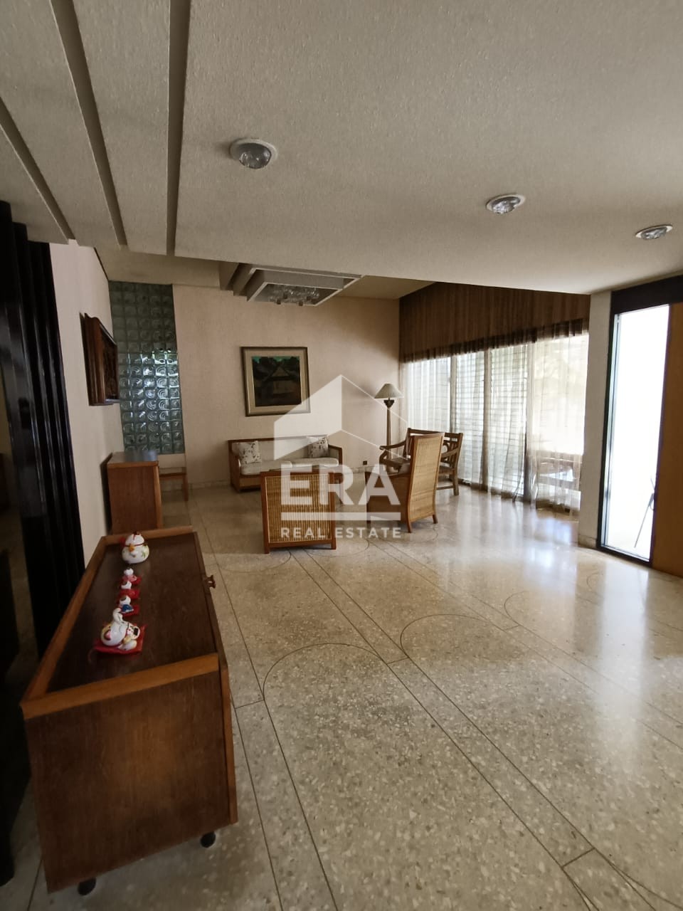 interior 10