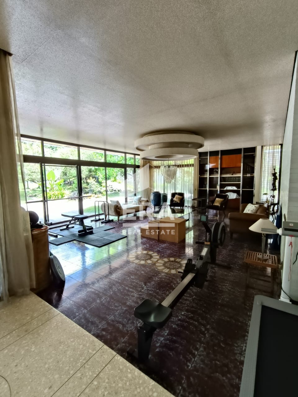 interior 11