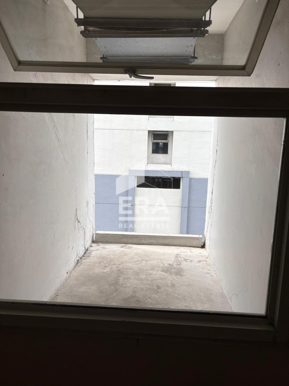 interior 8