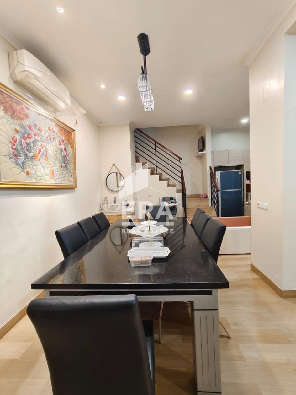 interior 8