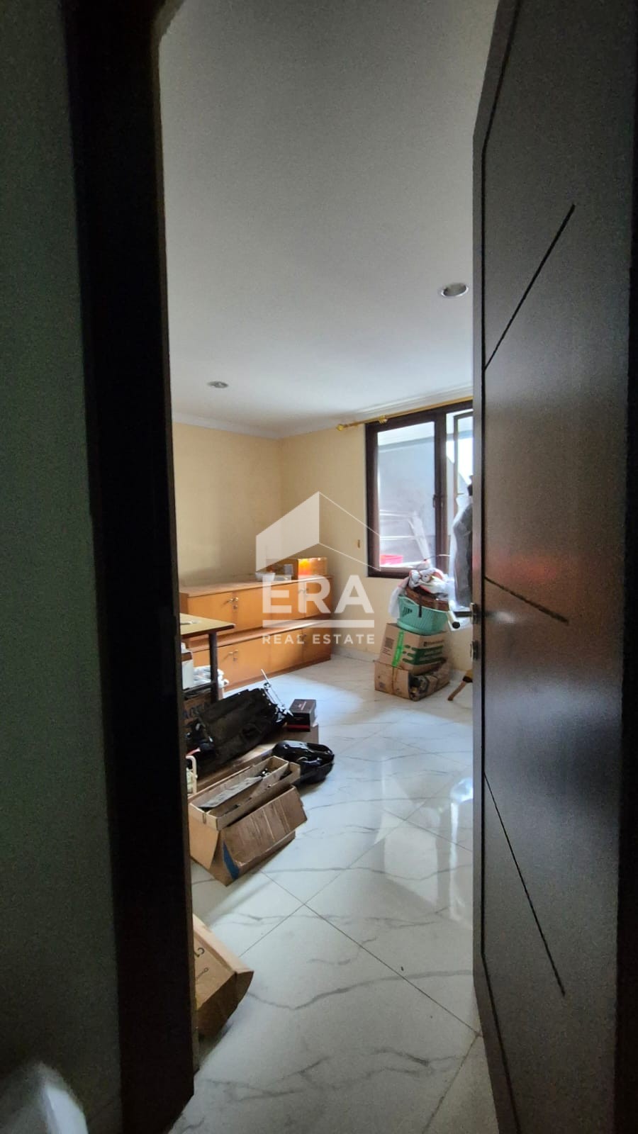 interior 10